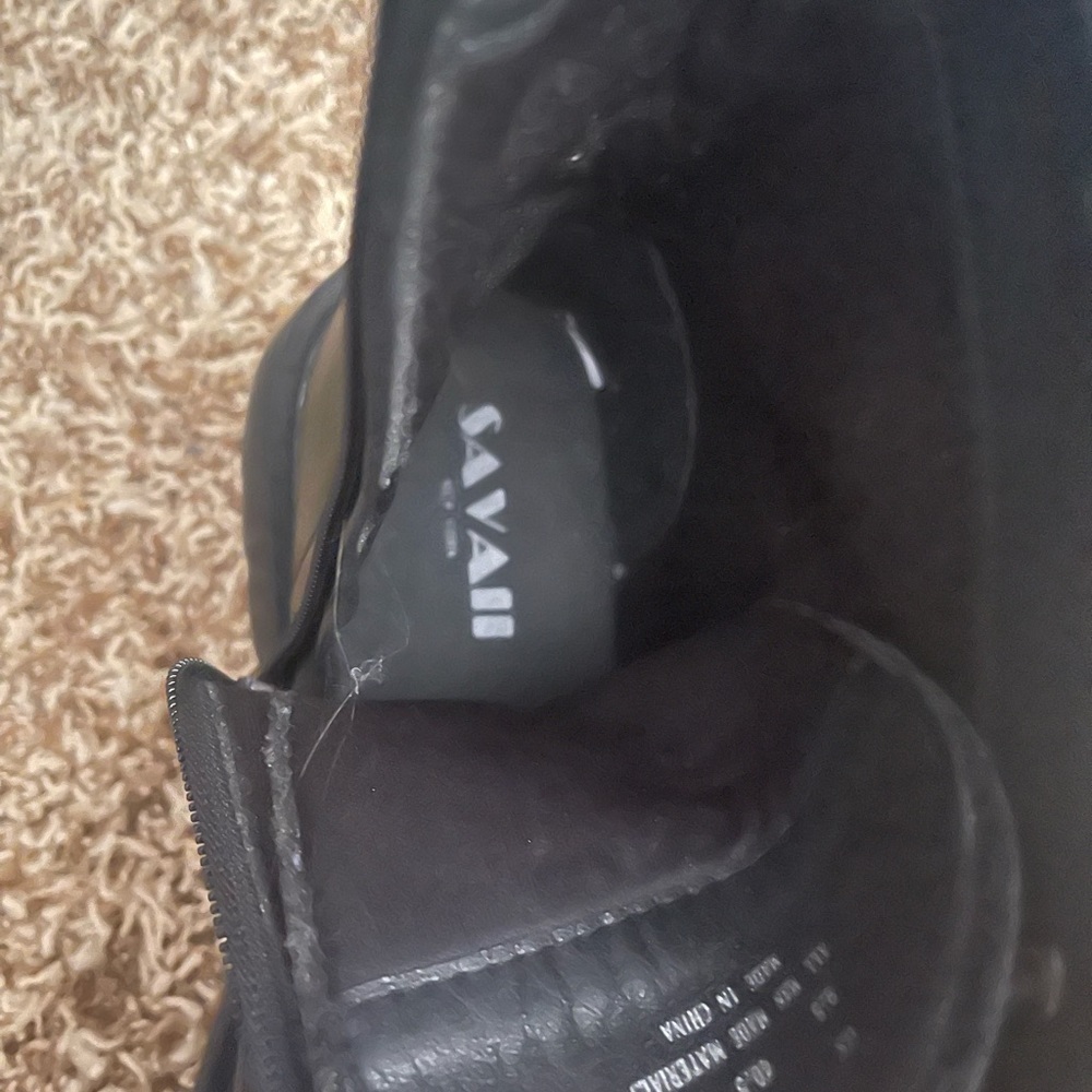 Like new black boots